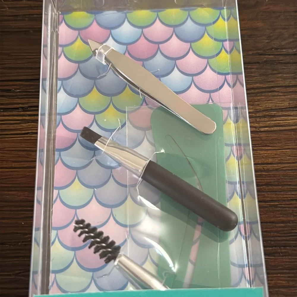 Mini Brow Kit 4 Piece Set NEW